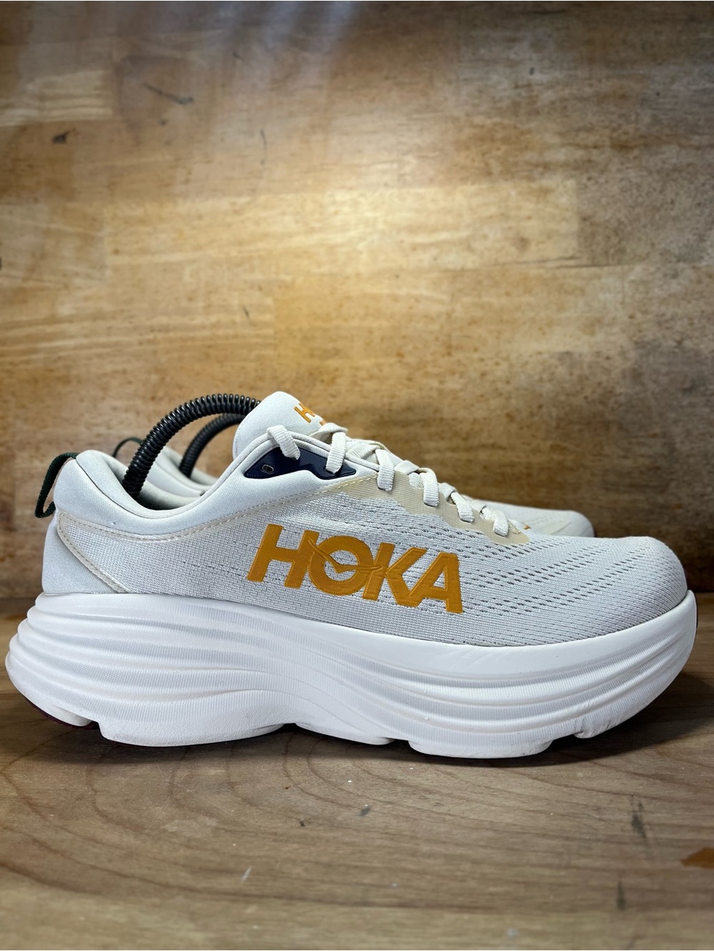Hoka One One Bondi 8 Mens Size 9 Running Shoes Sneakers Oat Milk Alabaster